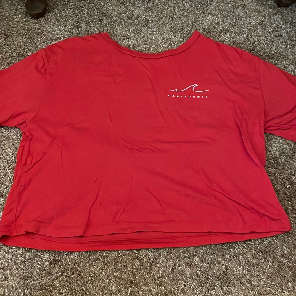 Red cropped t shirt with California logo Size: S/M Brand: Garage